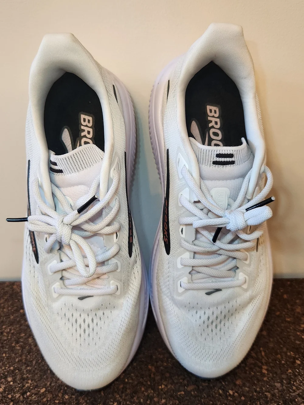 Brooks Ghost 18 Running Shoes Womens Size 8 Wide